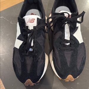 New Balance 327 Black and White Sneakers